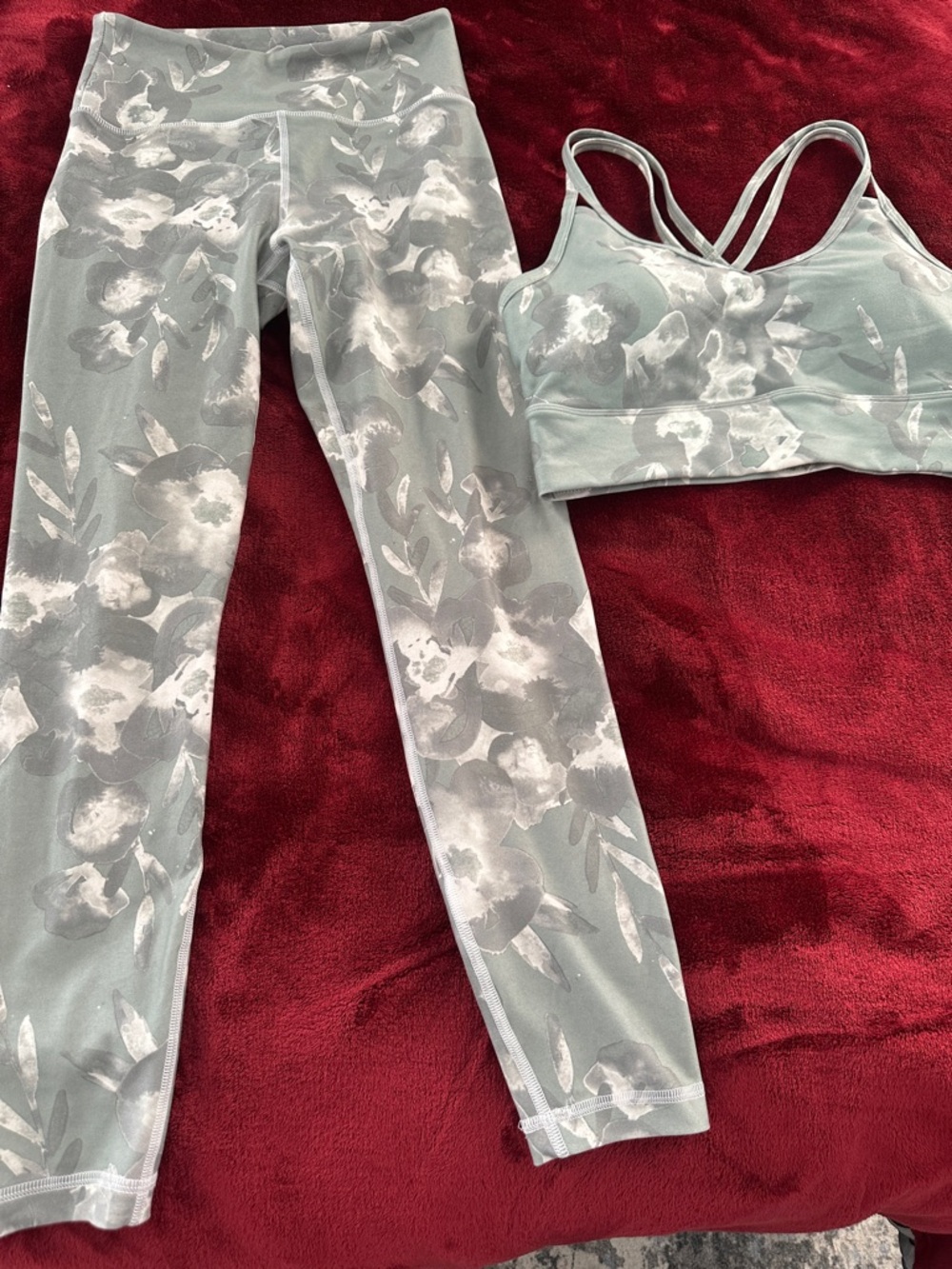 Balance Collection Sage Green Leggings Strappy Sports Bra  Activewear M EUC
